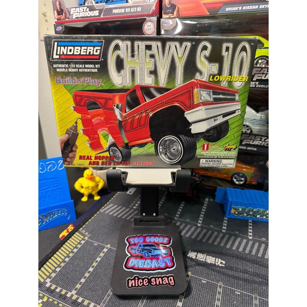 Lindberg 1/22 scale model kit Chevy S-10 Lowrider